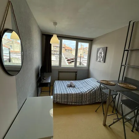 Au Centre De 5 Apartment *